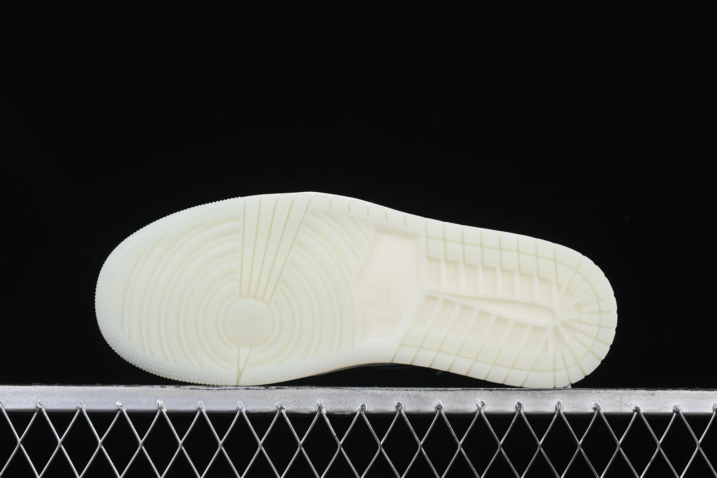 All Categories Air Jordan Jordan Series Basketball Shoes Air Jordan 1 Low G Version Pure Original Air Jordan 1 Low OG "CNY" AJ1 Joe 1 Year of the Snake Limited Silver Snake Low-top Retro Basketball Shoes HF3144-100